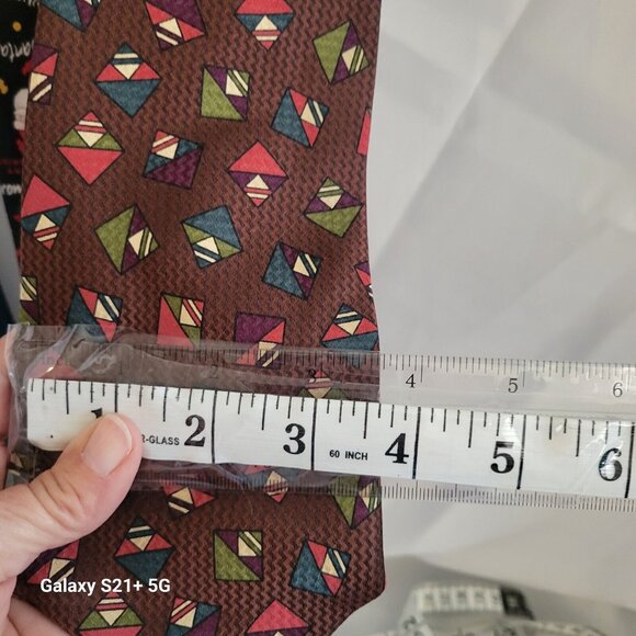 Variety Lot of 3 Men's Silk Neck Ties, from 3” To 4” Wide 1 Santa - Picture 7 of 10